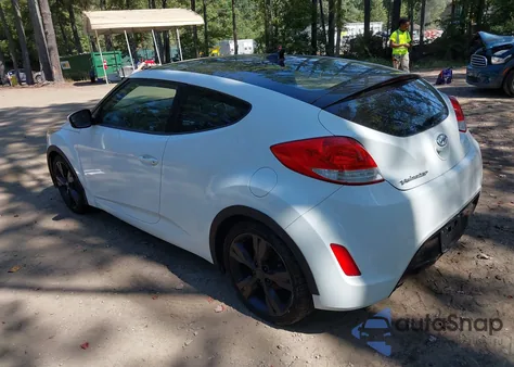 2016 Hyundai Veloster z USA, uszkodzony, nr VIN KMHTC6ADXGU267637